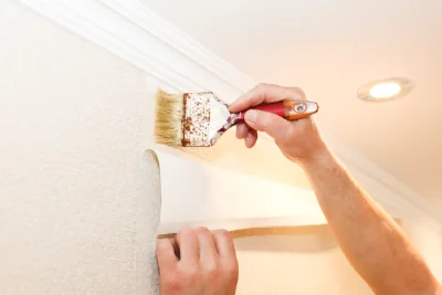 Pose de papier peint à Noisiel — revêtements muraux et toiles de verre